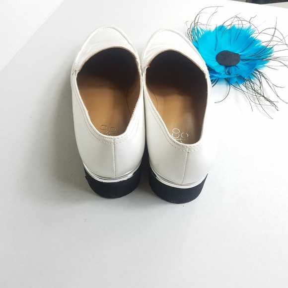 Cypress White Slip Platform Flats on Size 8 M - Picture 3 of 7